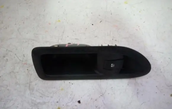 Renault Laguna II Electric window control switch 8200016014