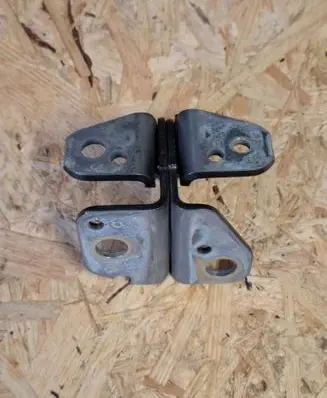 Dodge RAM Front door upper hinge 1120038