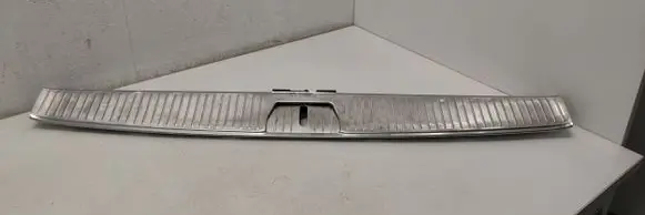 Mercedes-Benz E W211 Tailgate/boot lid lock trim A2116900089 2116900089