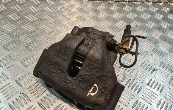 Volkswagen PASSAT B5 Front brake caliper