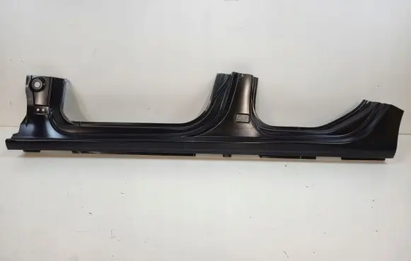 Cupra Formentor Pillar (middle) 