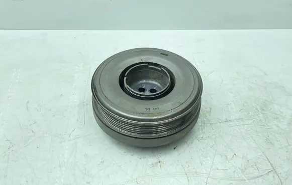 BMW 4 F36 Gran coupe Crankshaft pulley 8638446 18495011 19060331431