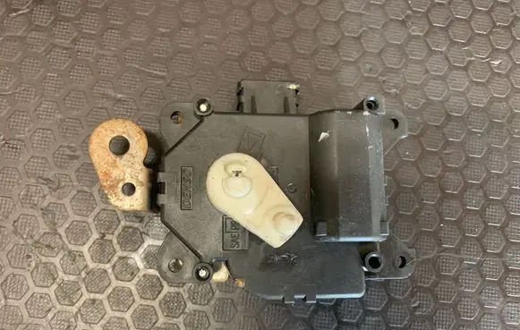 Honda CR-V Air flap motor/actuator 1138002350