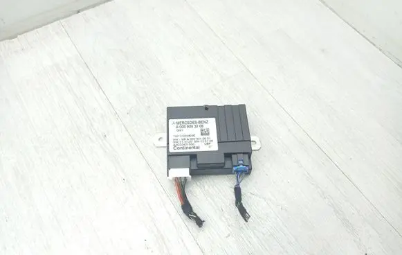 Mercedes-Benz C W205 Fuel injection pump control unit/module A0009003206 A2C30401500 140131204829E