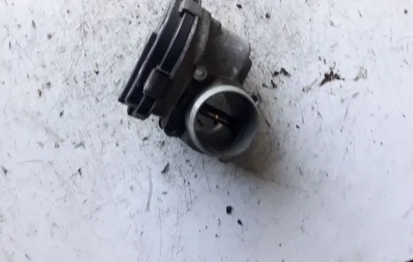 Peugeot 308 Throttle valve