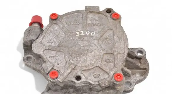 Volkswagen Golf VI Vacuum pump 03L145100G