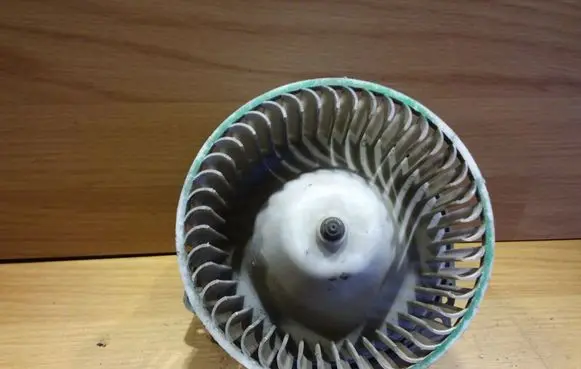 Nissan Sunny Heater fan/blower 61N00