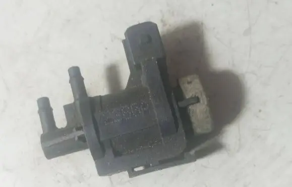 Skoda Octavia Mk2 (1Z) Turbo solenoid valve 1J0906283A