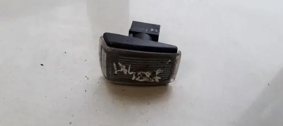 Front fender indicator light