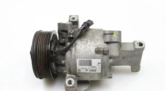 Renault Twingo III Air conditioning (A/C) compressor (pump) A4538307000