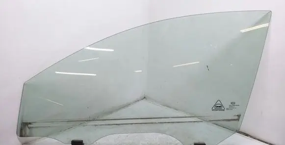 KIA Sportage Front door window glass four-door