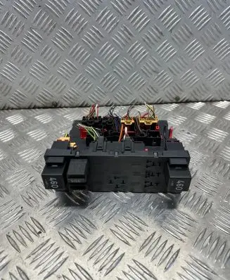 Volkswagen Golf V Fuse box set 3C0937049E F005V00526 H37S1002