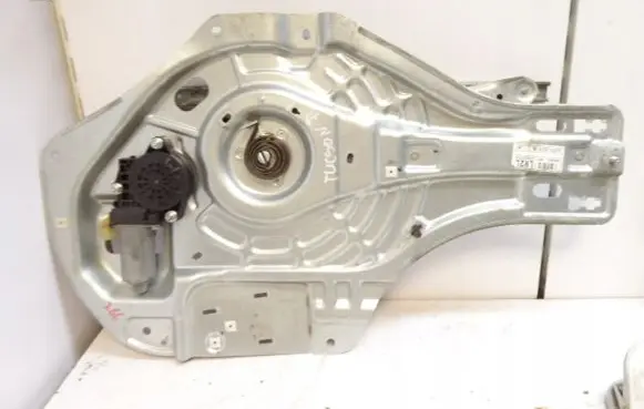 Hyundai Tucson JM Front door electric window regulator 82470-2E010
