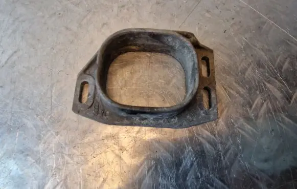 Audi A4 S4 B5 8D Engine mounting bracket 8D0199335P