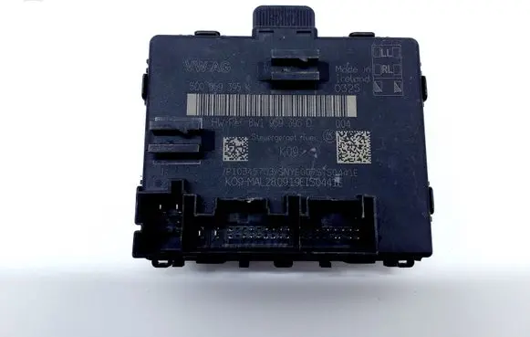 Volkswagen PASSAT B8 Door control unit/module 5Q0959395K 5Q0959395D