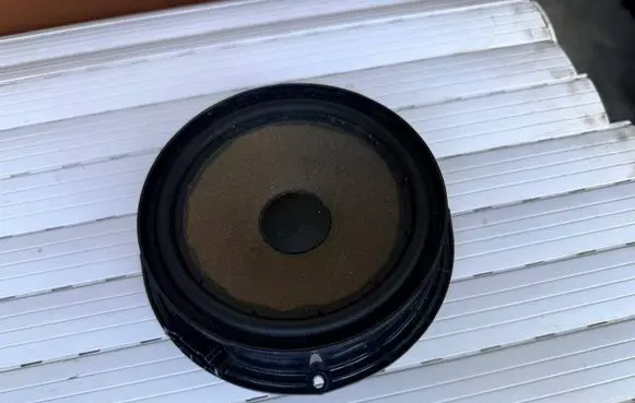 Seat Leon (1P) Front door speaker 1P0035411