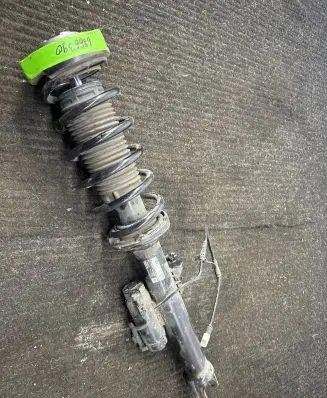 BMW 5 G30 G31 Front shock absorber/damper 6866390