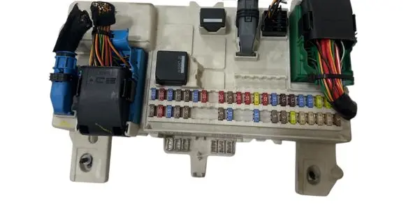 Volvo V50 Fuse box set 31254749 519096812 00259080