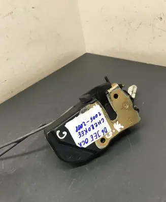 Jeep Cherokee III KJ Rear door lock
