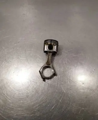 Subaru Forester SH Piston with connecting rod