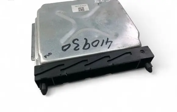 Volvo V70 Engine control unit/module ECU 30684877A