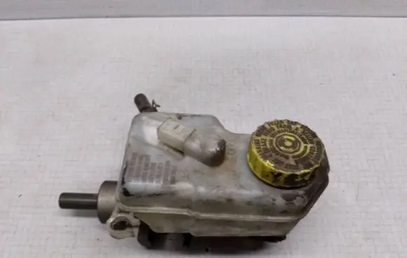 Audi A4 S4 B6 8E 8H Master brake cylinder