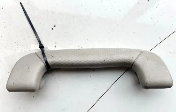 SsangYong Rexton Rear interior roof grab handle