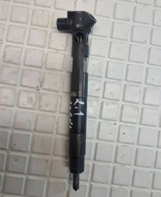 Mercedes-Benz C W204 Fuel injector EMBR00002D S7524SSH A6510700587