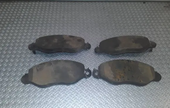 Ford Transit Brake pads (front) 