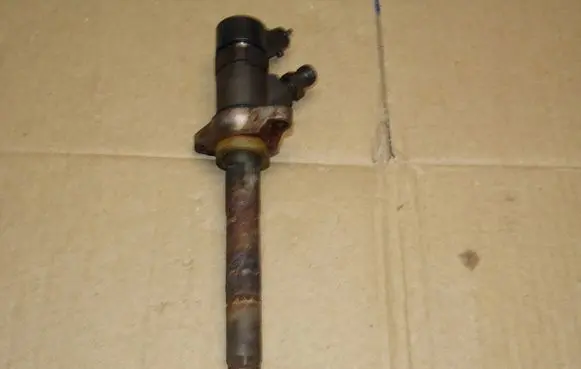 Ford Focus C-MAX Fuel injector 0445110188