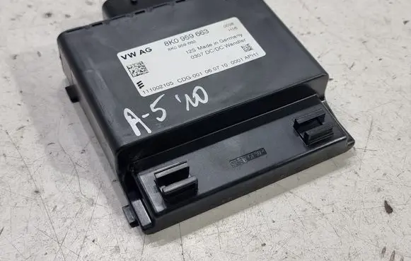 Audi A5 8T 8F Voltage converter/converter module 8K0959663
