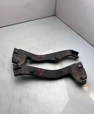 Audi A4 S4 B7 8E 8H Front bumper mounting bracket 8E0807204B