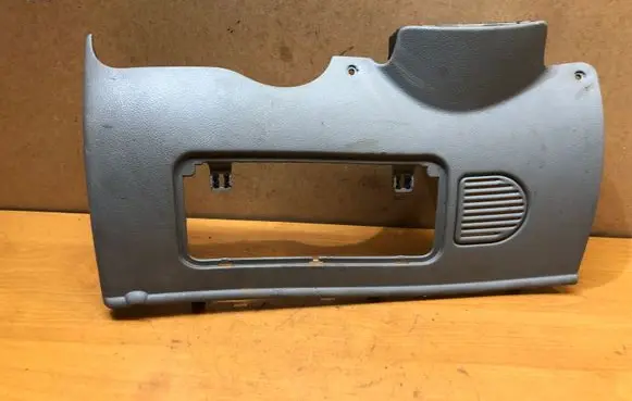 Renault Kangoo I Dashboard lower bottom trim panel 8200091740 8200218944 8200231194