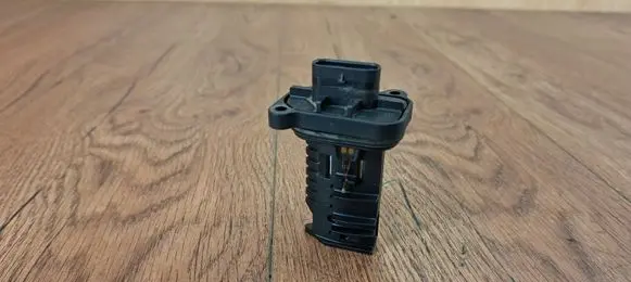 BMW 3 F30 F35 F31 Mass air flow meter 0281006092