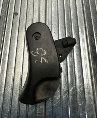 BMW 3 E46 Engine bonnet (hood) release handle 8223163