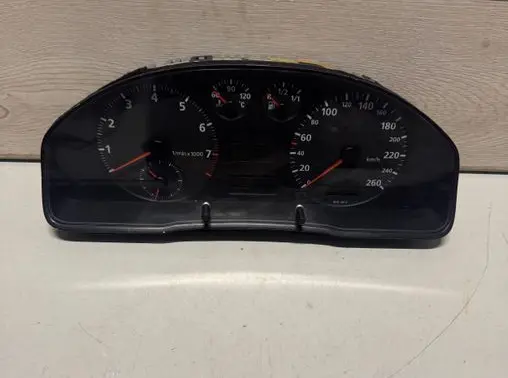 Audi A4 S4 B5 8D Speedometer (instrument cluster) 88311225