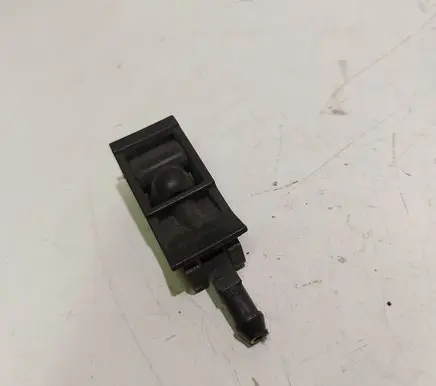 Volkswagen Golf IV Windshield washer spray nozzle 6E0955985