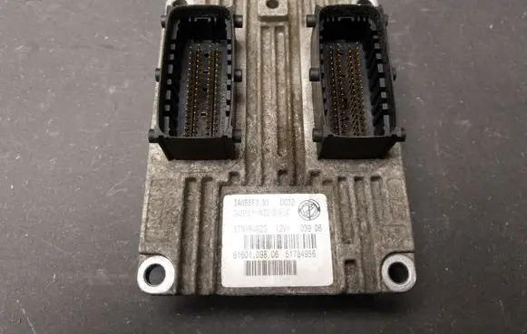 Citroen C4 I Picasso Engine control unit/module ECU IAW5SF3M1 51798649