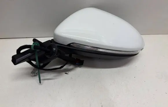 Volkswagen Golf VII Front door electric wing mirror 