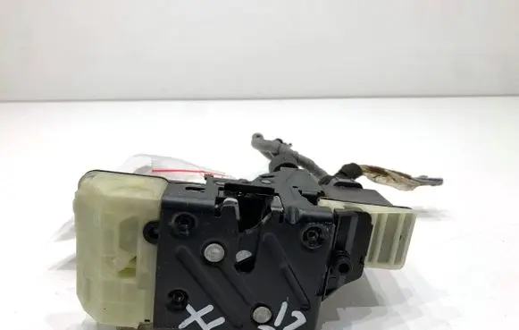 Volvo XC90 Rear door lock 