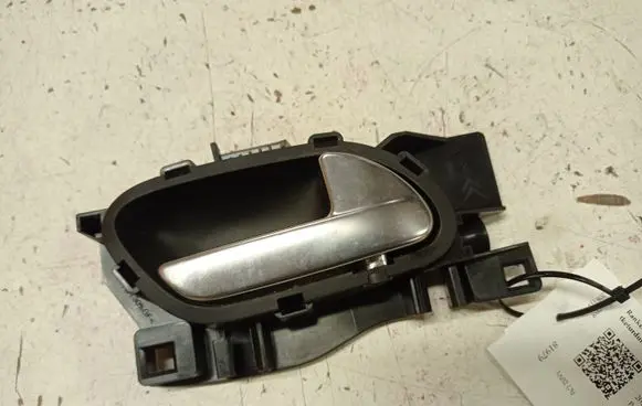 Peugeot 208 Front door interior handle 96605253VV