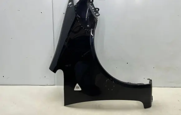 Mitsubishi Colt Fender