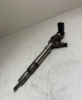Volkswagen Golf VI Fuel injector 03L130277B