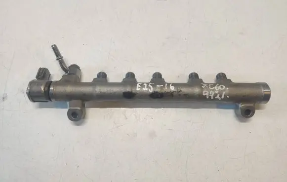 Volvo XC60 Fuel main line pipe 31303612