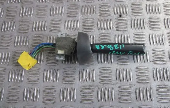 Volvo 440 Wiper control stalk 1624133