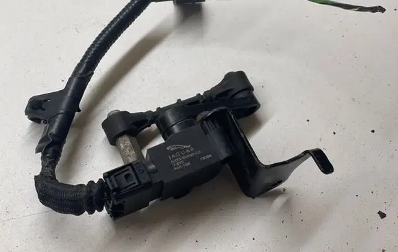 Jaguar F-Pace Headlight/headlamp level sensor GX733C280CA 304196