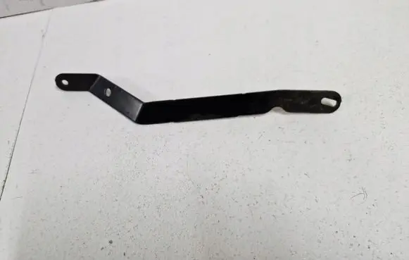 Citroen DS5 Fender mounting bracket 774139
