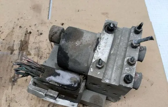 Mazda 626 ABS Pump GE7C437A0 7507208432