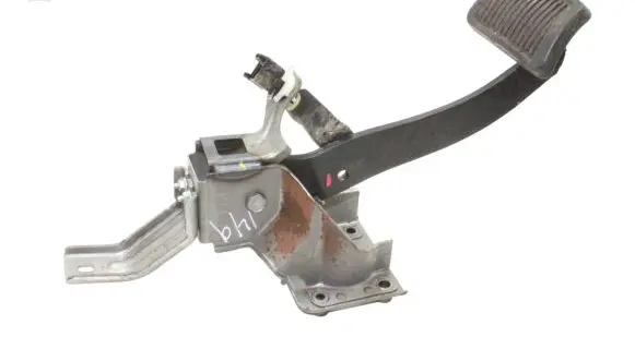 KIA Sorento Brake pedal