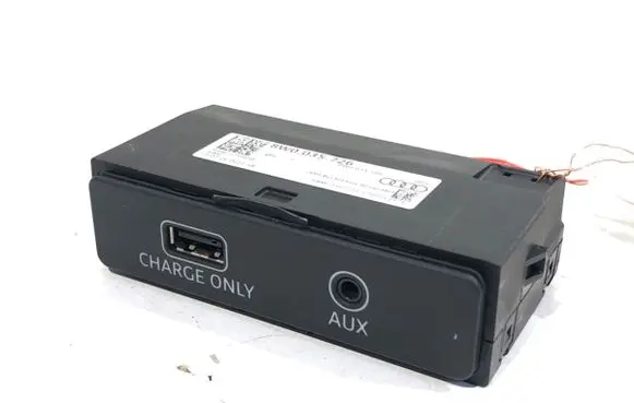 Audi A4 S4 B9 USB socket connector 8W0035726